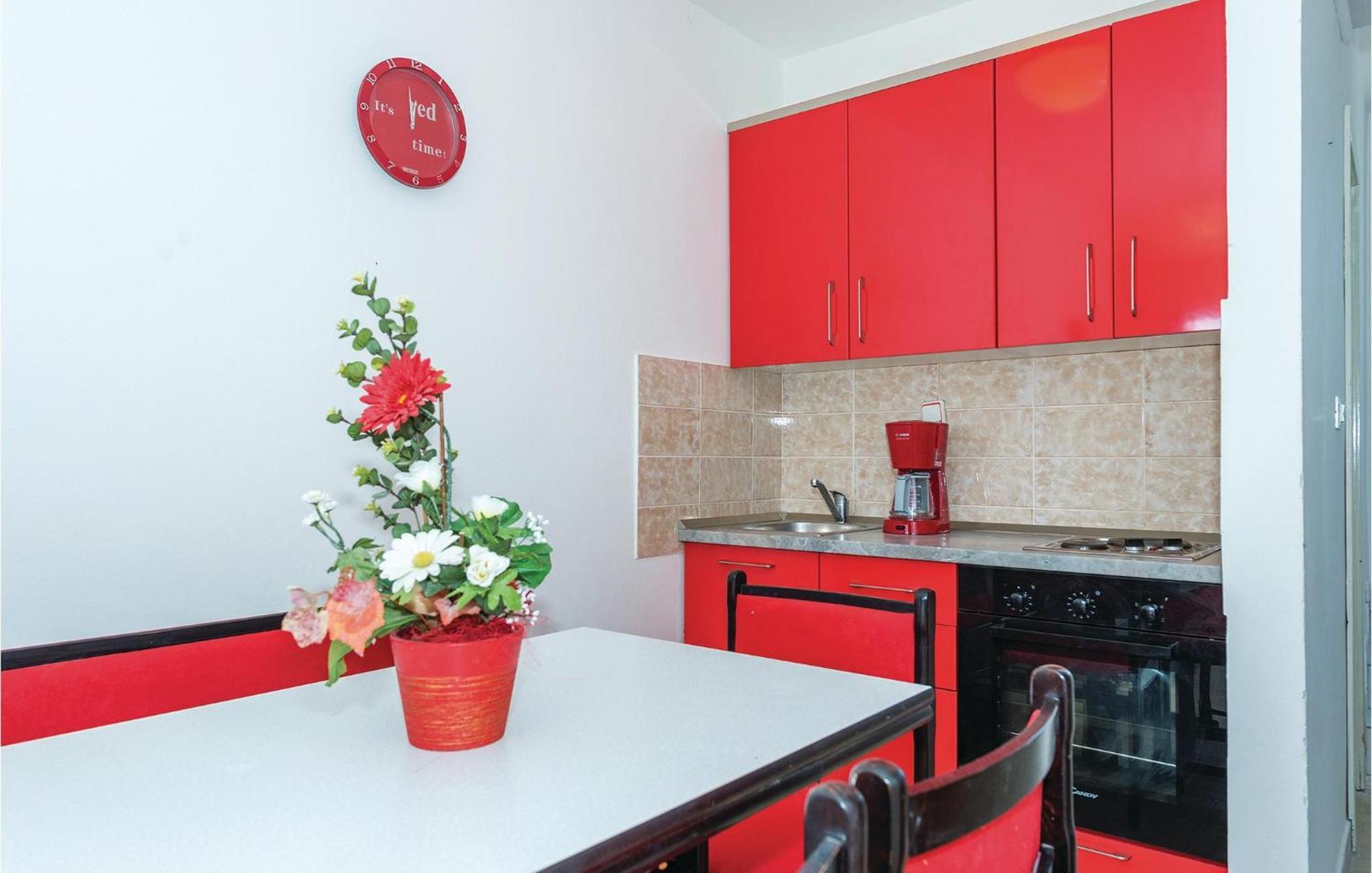 2 Bedroom Amazing Apartment In Rogoznica โรกอซนิซา ภายนอก รูปภาพ