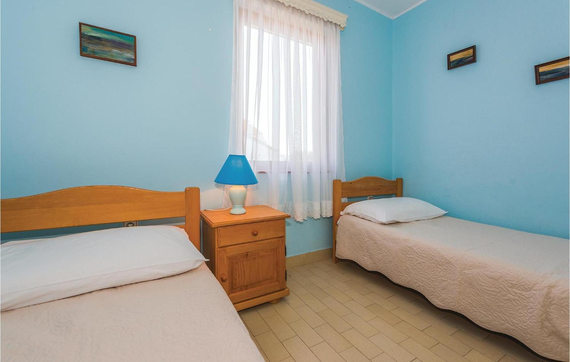 2 Bedroom Amazing Apartment In Rogoznica โรกอซนิซา ภายนอก รูปภาพ