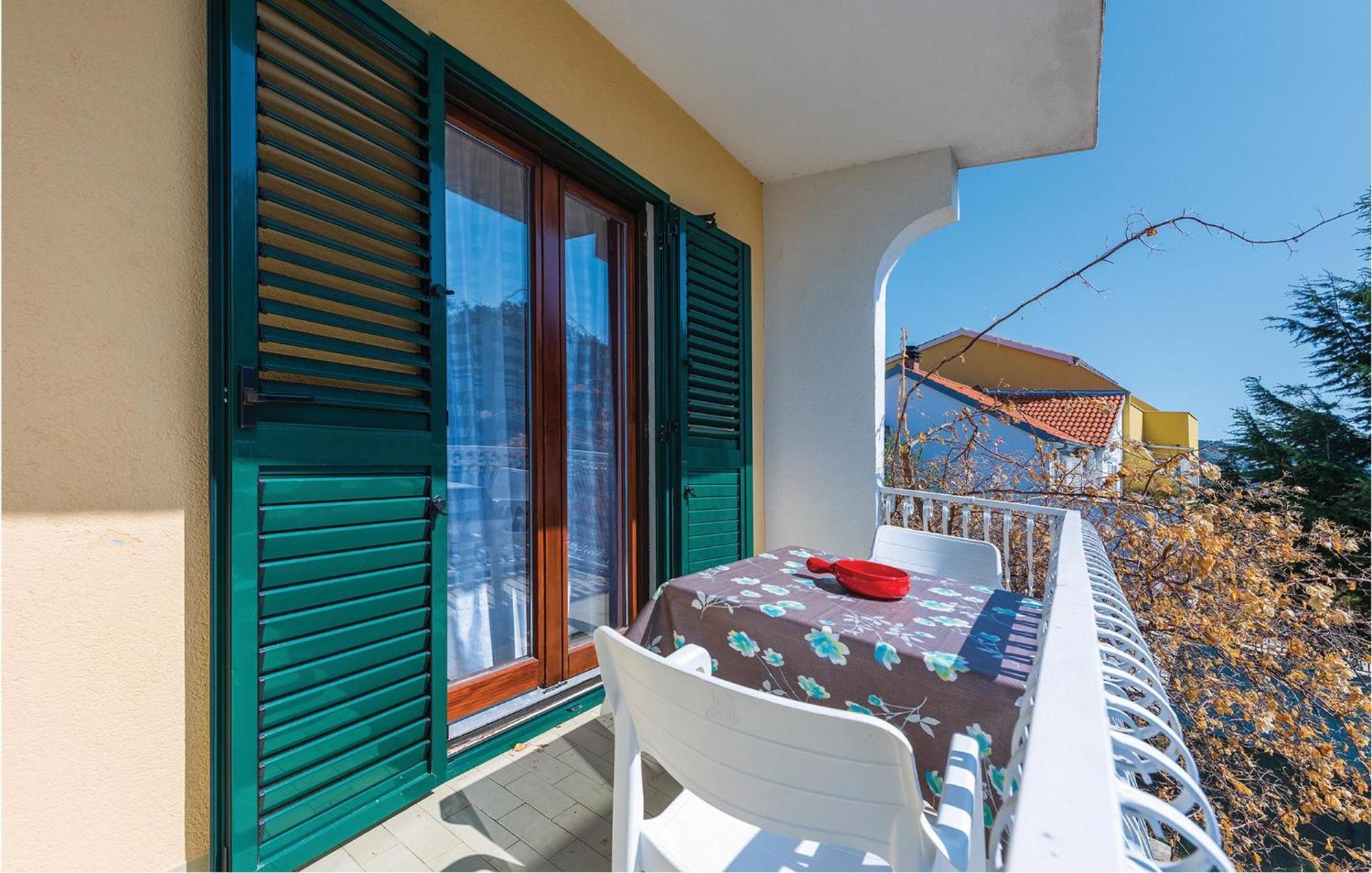 2 Bedroom Amazing Apartment In Rogoznica โรกอซนิซา ภายนอก รูปภาพ