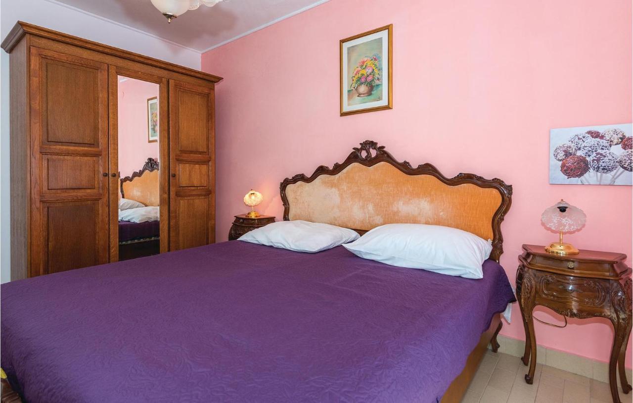 2 Bedroom Amazing Apartment In Rogoznica โรกอซนิซา ภายนอก รูปภาพ